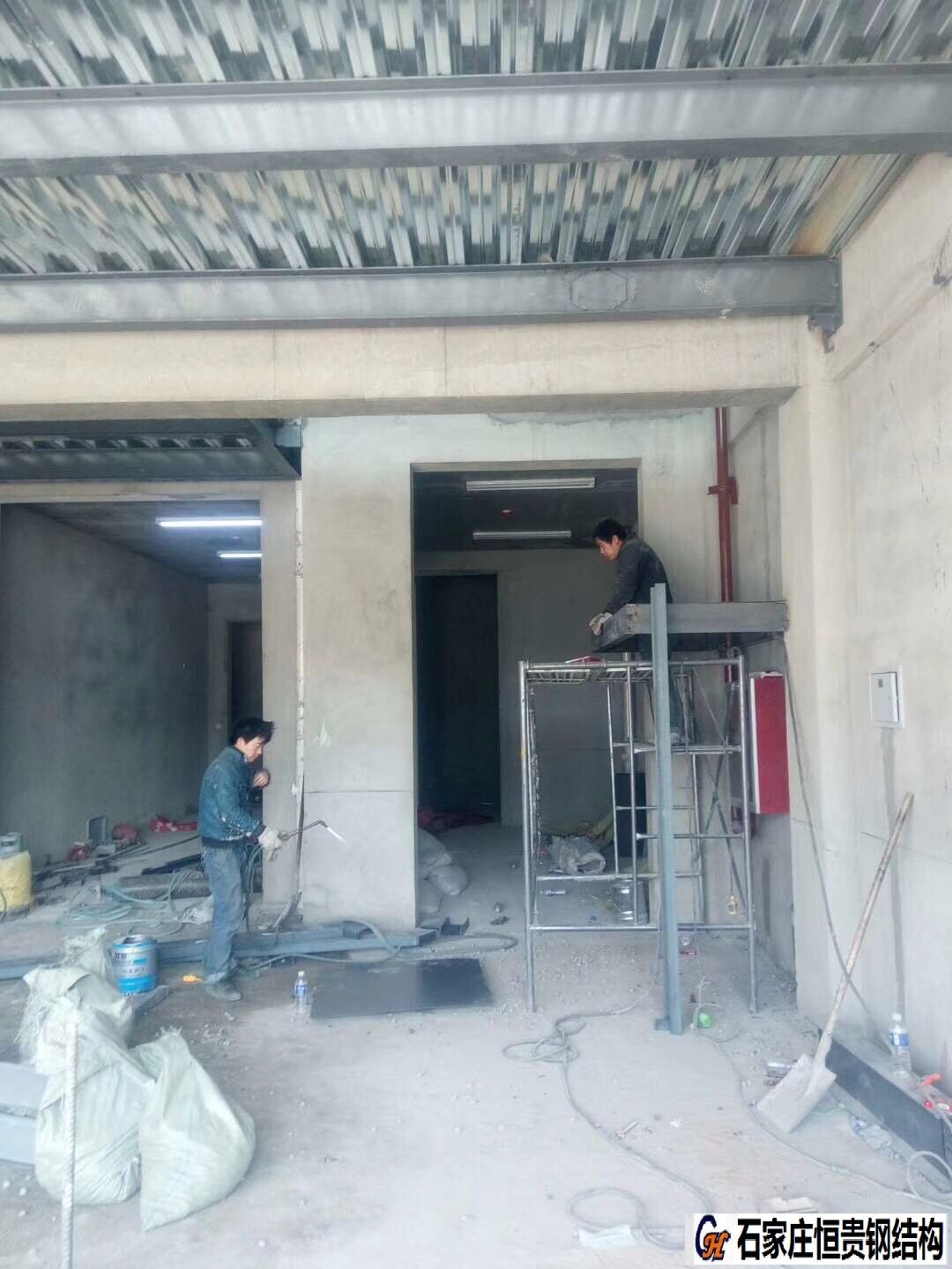 商铺阁楼夹层制作中