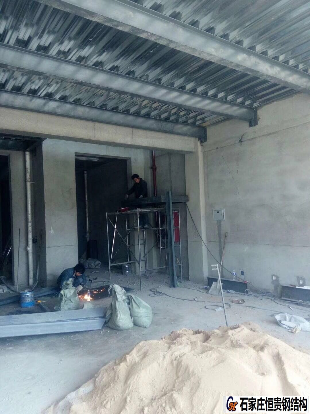 住宅别墅商铺钢结构阁楼制作流程---河北恒贵钢结构