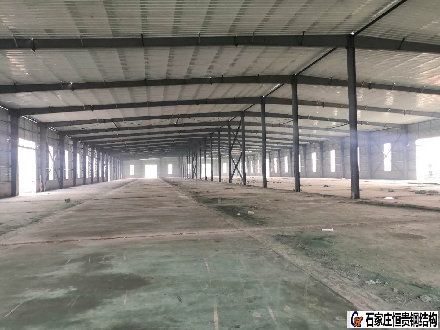石家庄恒贵钢结构库房施工中